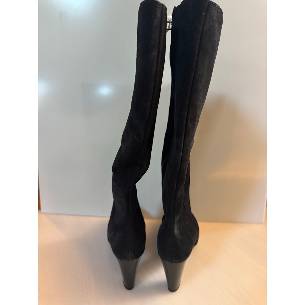 La Canadienne Leif Waterproof
Boot In black women’s size 10 $390.00 retail price - Picture 3 of 7